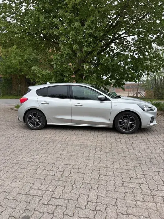 Occasion Ford Focus ST-Line 125 ch (91 kW) 2022 Argent Berline
