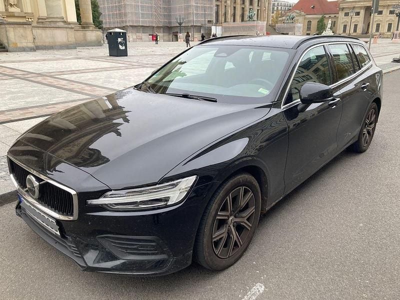 Schwarz Gebraucht 2023 Volvo V60 Core Kombi | 28.900 € (Superpreis) - Bild 1/4