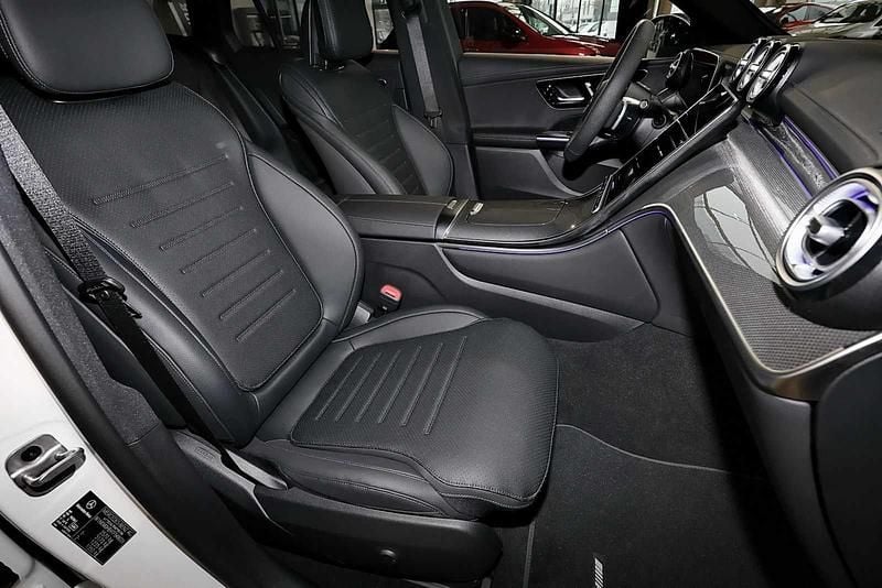 Gebraucht Mercedes GLC300 AMG 269 PS (197 kW) 2026 Unilack polarweiß SUV