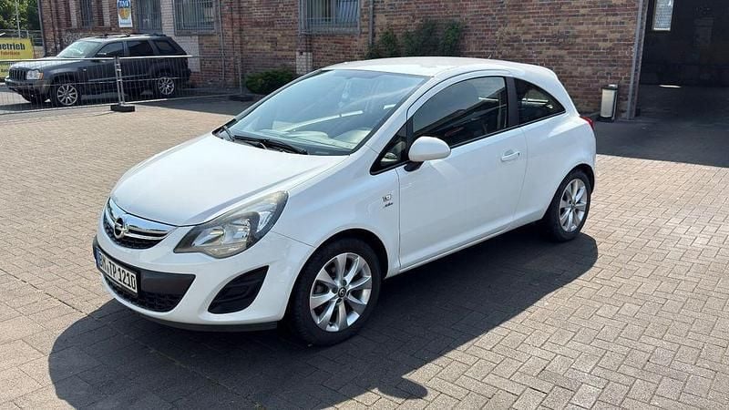 Weiß Gebraucht 2013 Opel Corsa Active Kleinwagen | 3.000 € (Superpreis) - Bild 1/4
