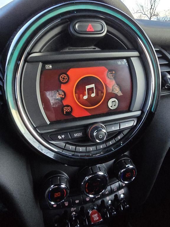 Gebraucht Mini Cooper D 116 PS (85 kW) 2019 Grau Kleinwagen