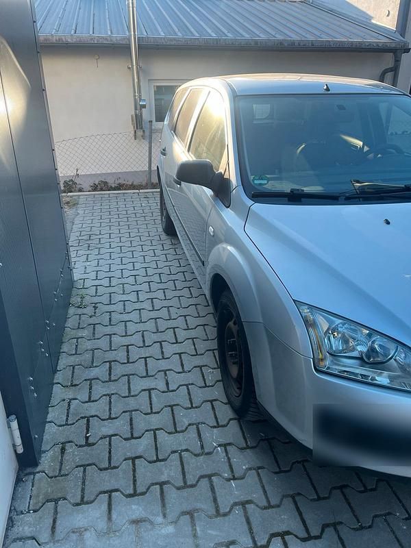 Gebraucht Ford Focus 101 PS (74 kW) 2005 Silber Kombi