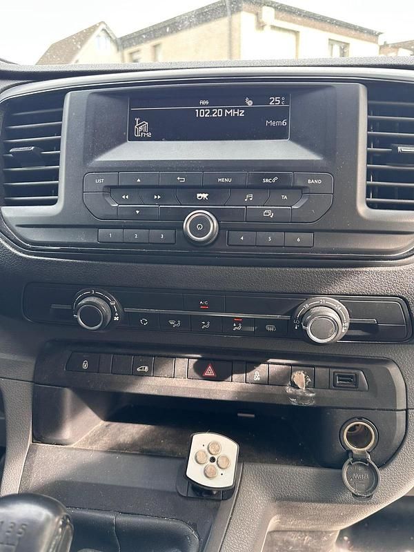 Gebraucht Citroën Jumpy 122 PS (89 kW) 2017 Weiß Van / Kleinbus