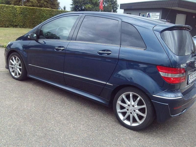 Gebraucht Mercedes E200 193 PS (141 kW) 2006 Blau Limousine