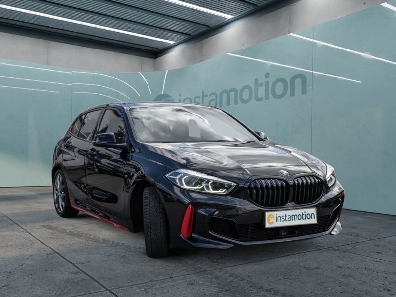 Schwarz Gebraucht 2024 BMW 128 Sport Line Limousine | 37.650 € (Fairer Preis) - Bild 1/3