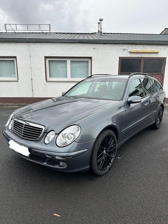 Gebraucht Mercedes E200 163 PS (119 kW) 2006 Grau Kombi