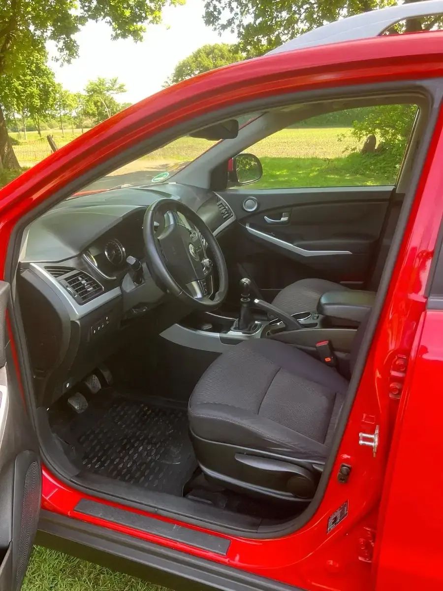 Gebraucht SsangYong Korando 181 PS (133 kW) 2016 Rot SUV