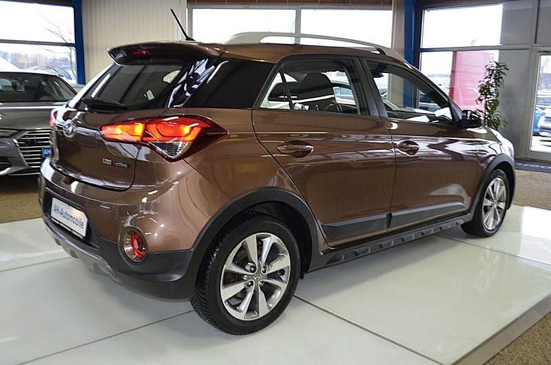 Gebraucht Hyundai i20 Active 120 PS (88 kW) 2016 Braun Van / Kleinbus
