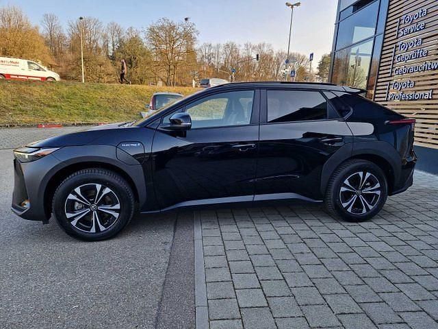 Gebraucht Toyota bZ4X Basis 150 kW (204 PS) 2023 Mysticschwarz (metallic) SUV