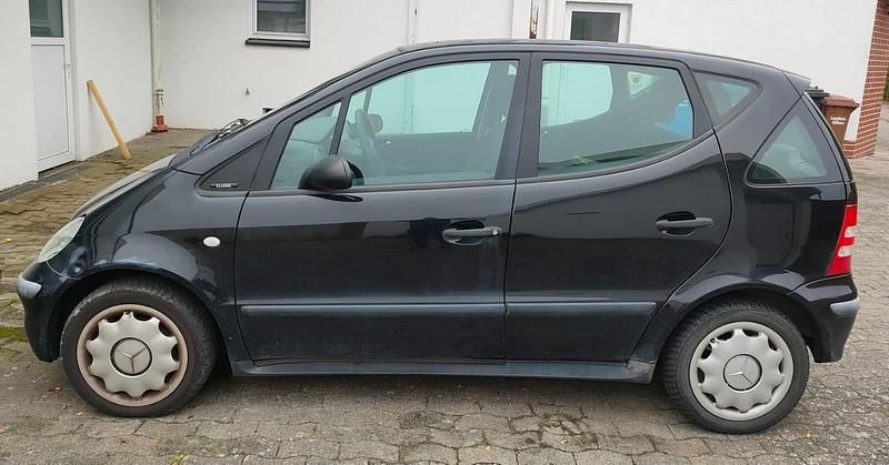 Schwarz Gebraucht 2002 Mercedes A140 Kleinwagen | 999 € - Bild 1/4