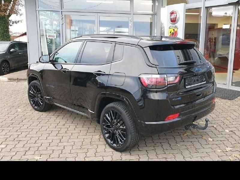 Gebraucht Jeep Compass 179 PS (131 kW) 2022 Schwarz SUV