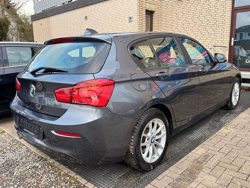 Gebraucht BMW 120 Advantage 190 PS (139 kW) 2019 Grau Kleinwagen