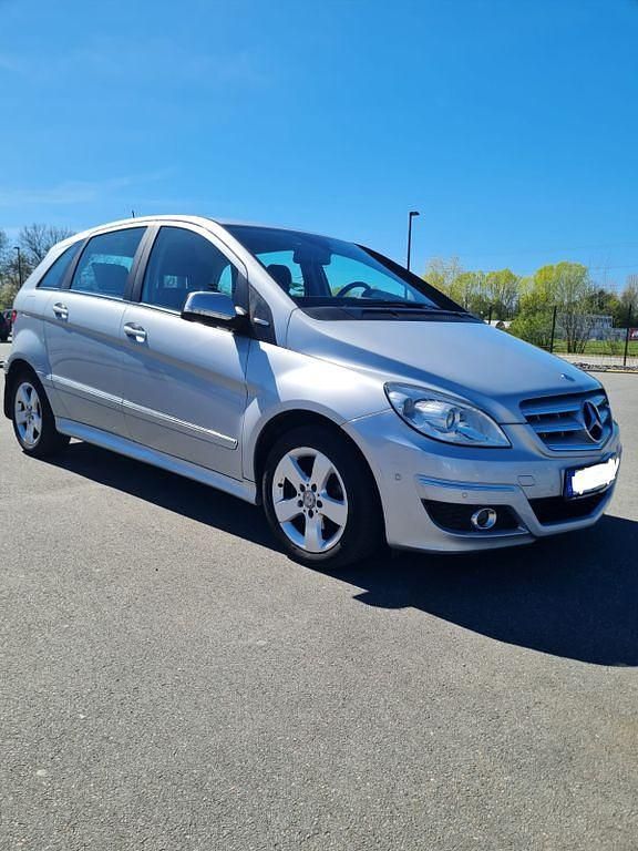 Gebraucht Mercedes B170 116 PS (85 kW) 2009 Silber Van / Kleinbus