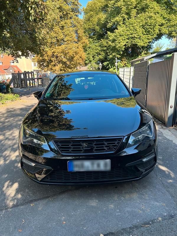 Schwarz Gebraucht 2017 Seat Leon FR Kleinwagen | 13.250 € (Fairer Preis) - Bild 1/4