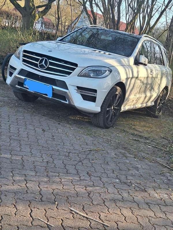 Gebraucht 2013 Mercedes ML350 SUV | 23.000 € (Etwas zu teuer) - Bild 1/4