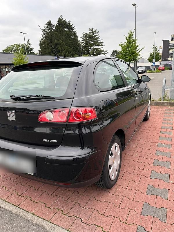 Schwarz Gebraucht 2002 Seat Ibiza Kleinwagen | 1.100 € (Fairer Preis) - Bild 1/4