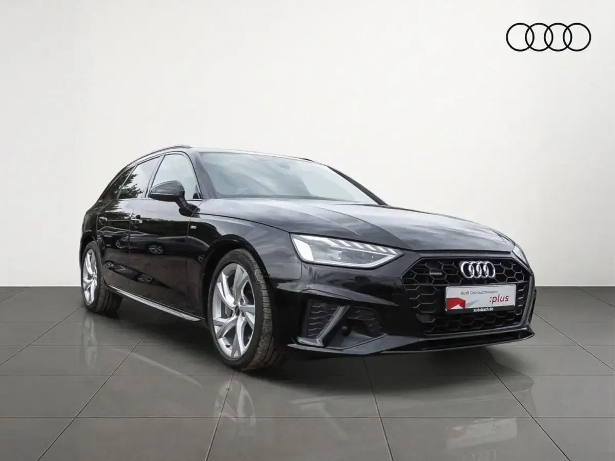 Gebraucht Audi A4 S-Line 204 PS (150 kW) 2023 Mythosschwarz metallic Kombi