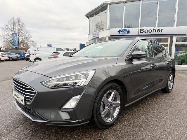 Grau Gebraucht 2018 Ford Focus Titanium Limousine | 13.900 € (Fairer Preis) - Bild 1/4