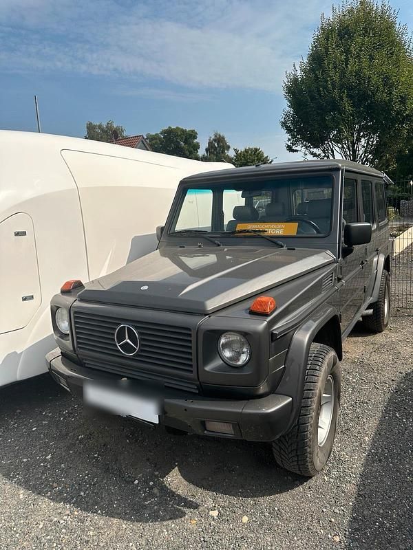 Grau Gebraucht 1991 Mercedes G300 SUV | 32.800 € - Bild 1/4