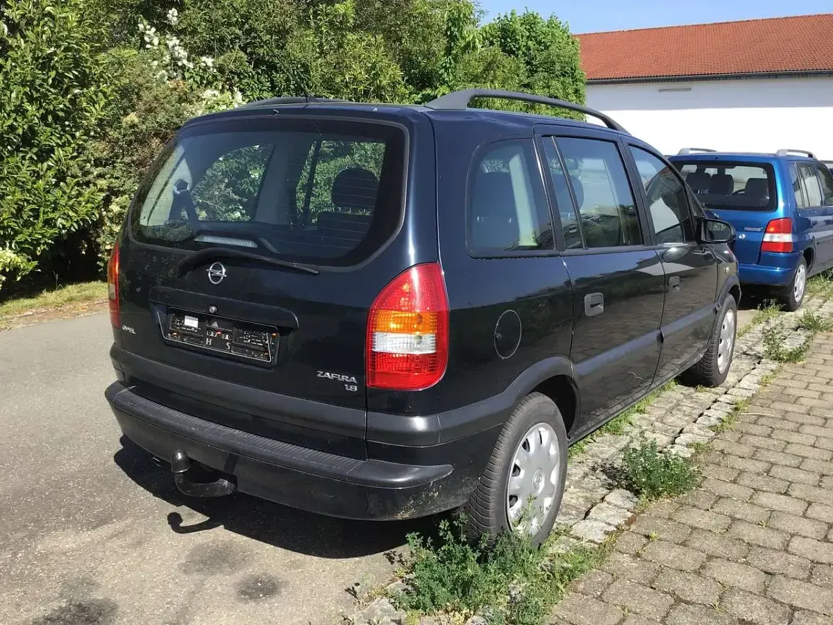 Gebraucht Opel Zafira Selection 125 PS (91 kW) 2002 Blau Van / Kleinbus
