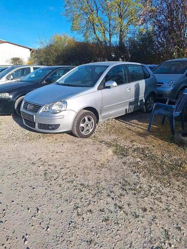 Gebraucht VW Polo 75 PS (55 kW) 2006 Silber Limousine