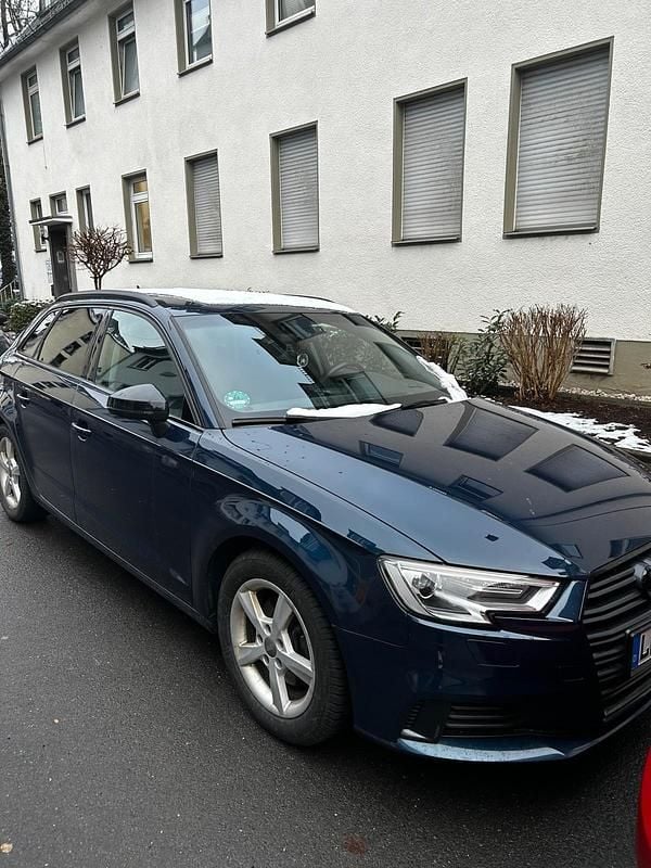 Gebraucht Audi A3 Sportback 116 PS (85 kW) 2018 Blau Kleinwagen