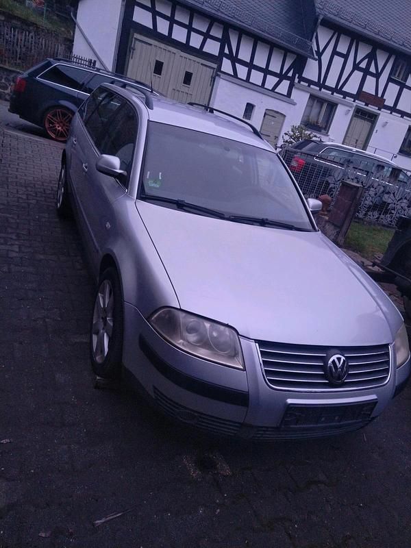 Gebraucht VW Passat 131 PS (96 kW) 2002 Grau Kombi