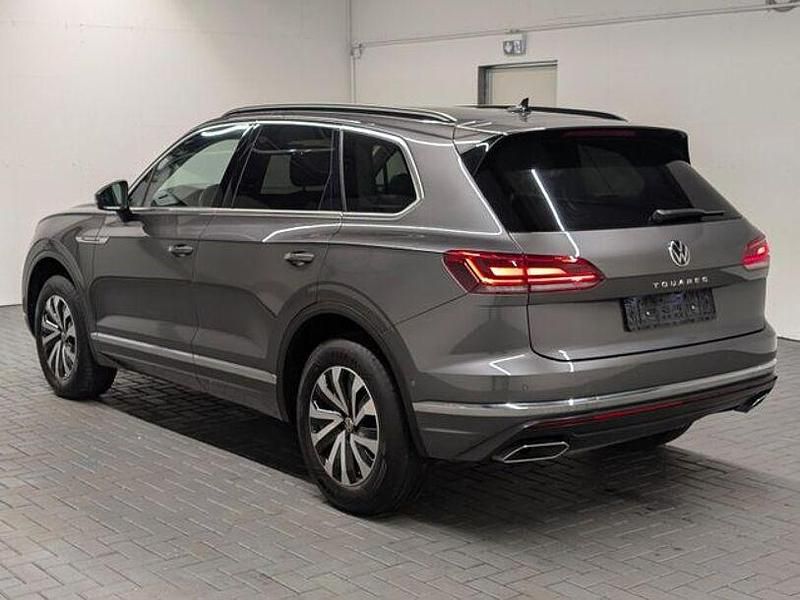 Gebraucht VW Touareg Elegance 231 PS (169 kW) 2020 Siliziumgraumet. SUV