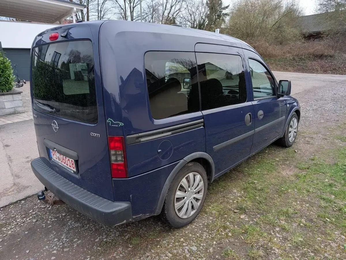 Gebraucht Opel Combo 75 PS (55 kW) 2011 Braun Van / Kleinbus