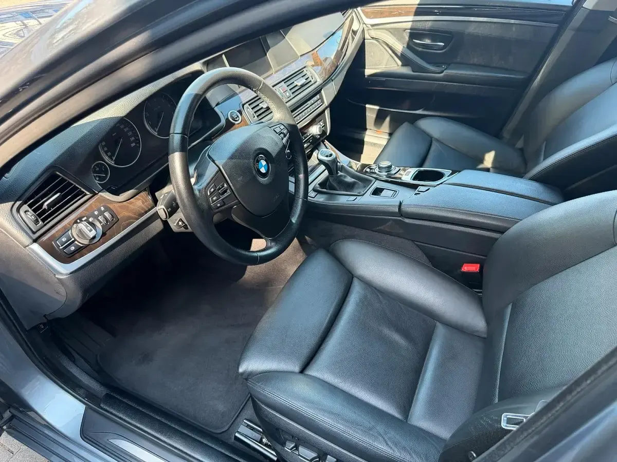 Gebraucht BMW 523 204 PS (150 kW) 2011 Grau Limousine