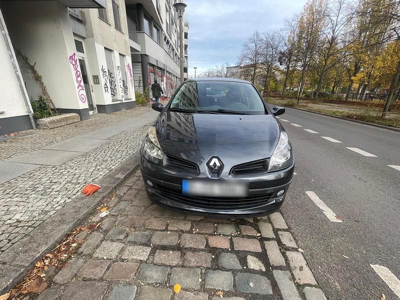 Grau Gebraucht 2007 Renault Clio II Kleinwagen | 2.500 € (Fairer Preis) - Bild 1/4