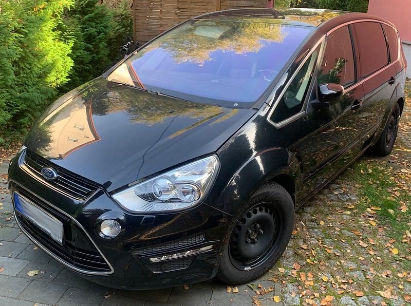 Schwarz Gebraucht 2013 Ford S-MAX S Van / Kleinbus | 7.900 € - Bild 1/4