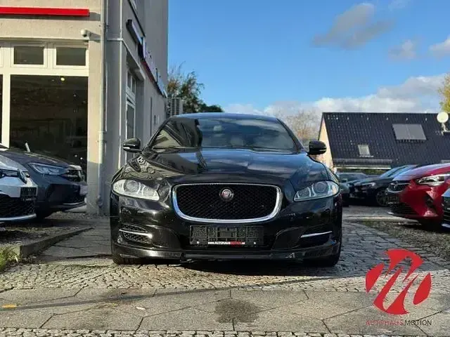 Gebraucht Jaguar XJ Premium Luxury 275 PS (202 kW) 2014 Ultimate black . Limousine