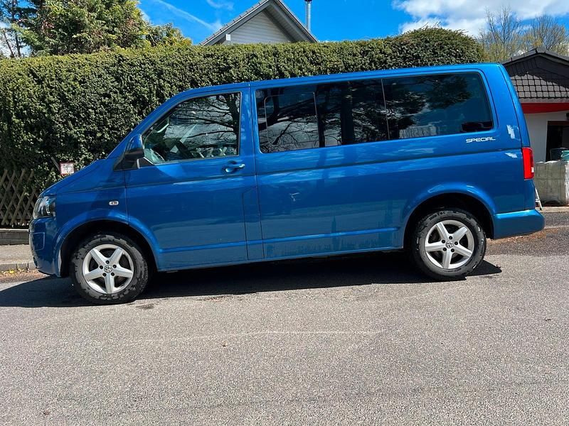 Usata VW T5 140 CV (102 kW) 2015 Blu Furgone
