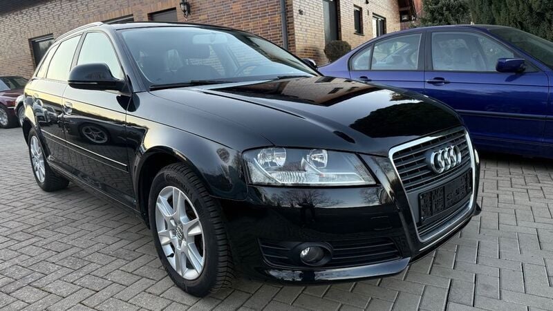 Gebraucht Audi A3 Ambiente 102 PS (75 kW) 2010 Schwarz metallic Limousine