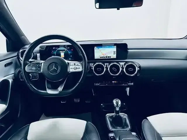 Gebraucht Mercedes A200 AMG 163 PS (119 kW) 2018 Schwarz Limousine