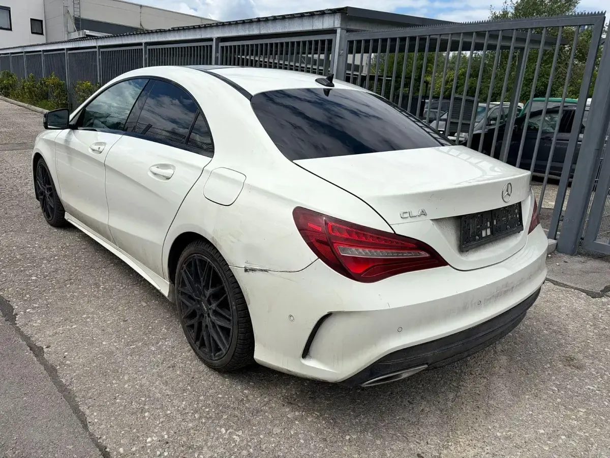 Gebraucht Mercedes CLA220 AMG line 177 PS (130 kW) 2017 Weiß Limousine