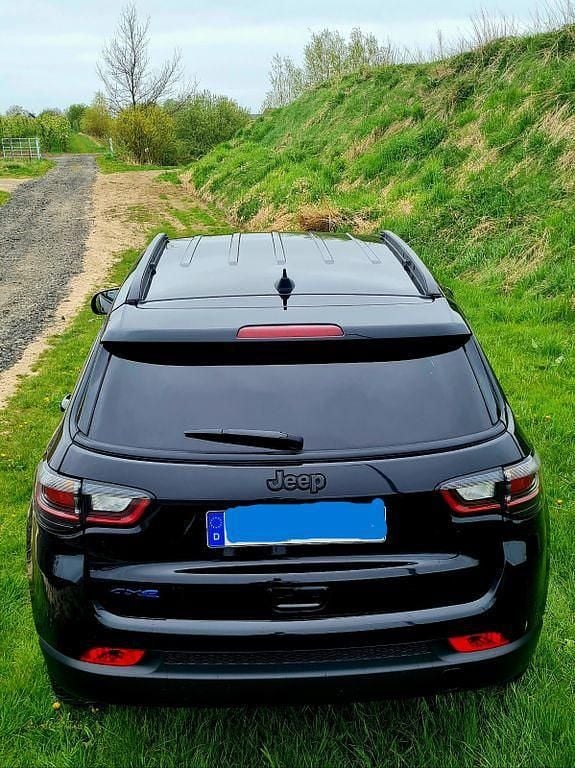 Second-hand Jeep Compass 241 CP (177 kW) 2022 Negru SUV