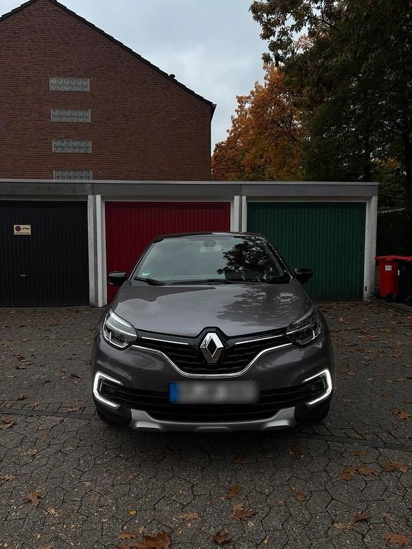 Grau Gebraucht 2018 Renault Captur SUV | 13.500 € (Fairer Preis) - Bild 1/4