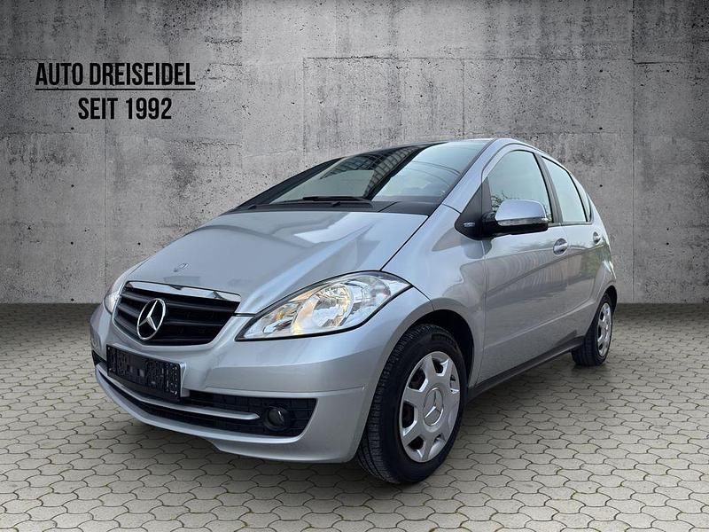 Silber Gebraucht 2011 Mercedes A180 Limousine | 4.799 € (Fairer Preis) - Bild 1/4