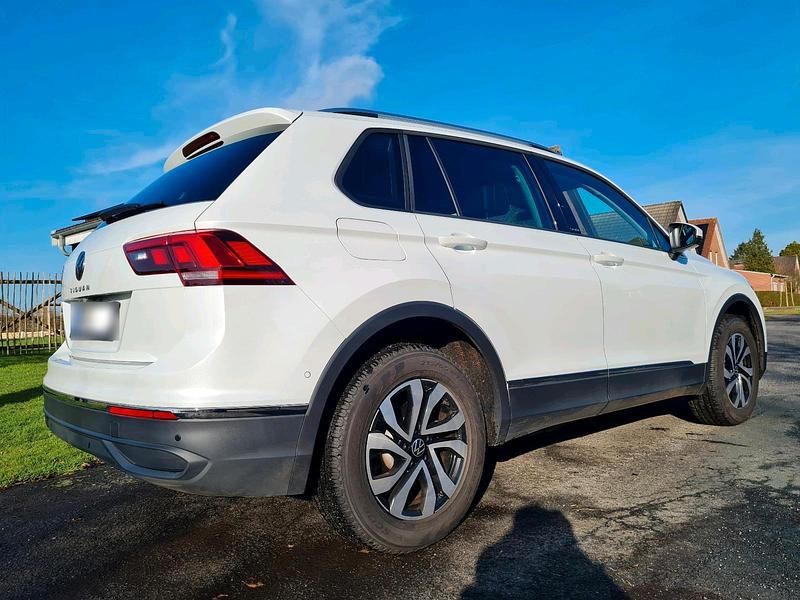 Gebraucht VW Tiguan Active 150 PS (110 kW) 2022 Weiß SUV