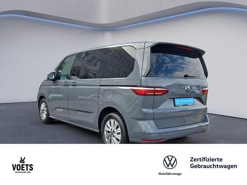 Gebraucht VW Multivan Basis 150 PS (110 kW) 2025 Grau Van