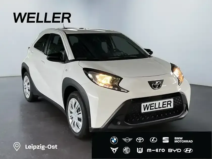 Gebraucht Toyota Aygo Play 72 PS (52 kW) 2024 Schneeweiß Kleinwagen