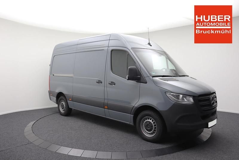 Używany Mercedes Sprinter 170 KM (125 kW) 2024 Niebieski Van
