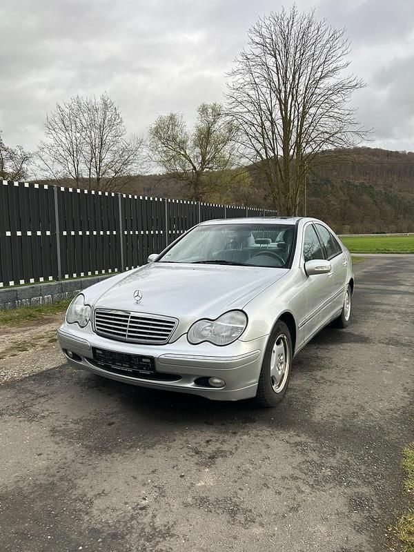 Gebraucht Mercedes C200 163 PS (119 kW) 2003 Silber Limousine