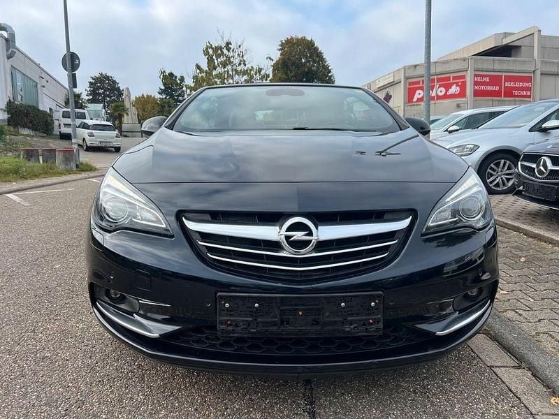 Blau Gebraucht 2018 Opel Cascada Innovation Cabrio | 12.950 € (Guter Preis) - Bild 1/4