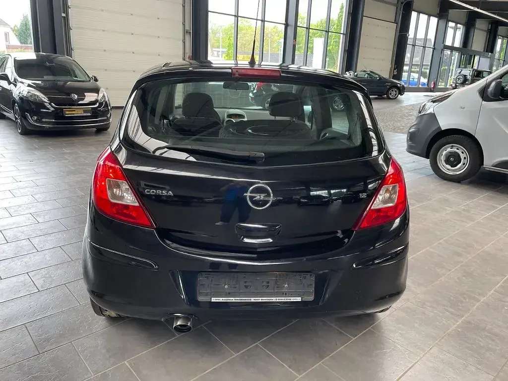 Gebraucht Opel Corsa Sport 80 PS (58 kW) 2007 Saphirschwarz mi2 (metallic) Kleinwagen