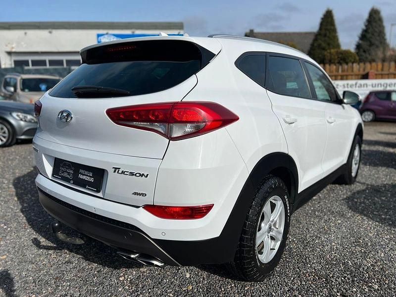 Gebraucht Hyundai Tucson 136 PS (100 kW) 2016 Weiß SUV