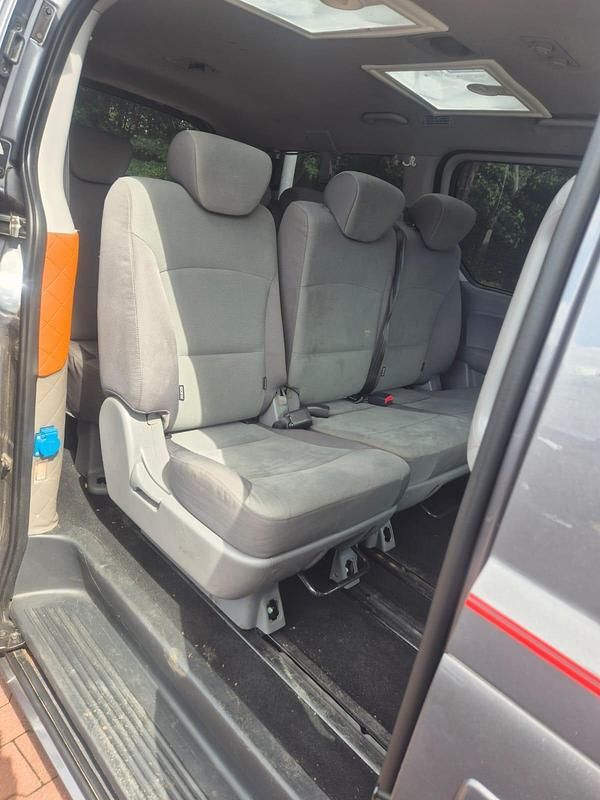 Grau Gebraucht 2011 Hyundai H-1 Van / Kleinbus | 8.000 € (Superpreis) - Bild 1/4