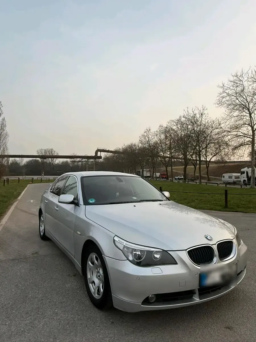 Gebraucht BMW 525 177 PS (130 kW) 2004 Grau Limousine
